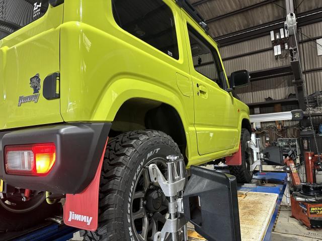 スズキ ジムニー (SUZUKI JIMNY) ４輪アライメント調整 アムテックス 整備 北九州市八幡西区　八幡東区　小倉北区　小倉南区　戸畑区　遠賀郡　芦屋町　遠賀町　水巻町　岡垣町　宗像市　中間市　若松区　行橋市　苅田町　直方市