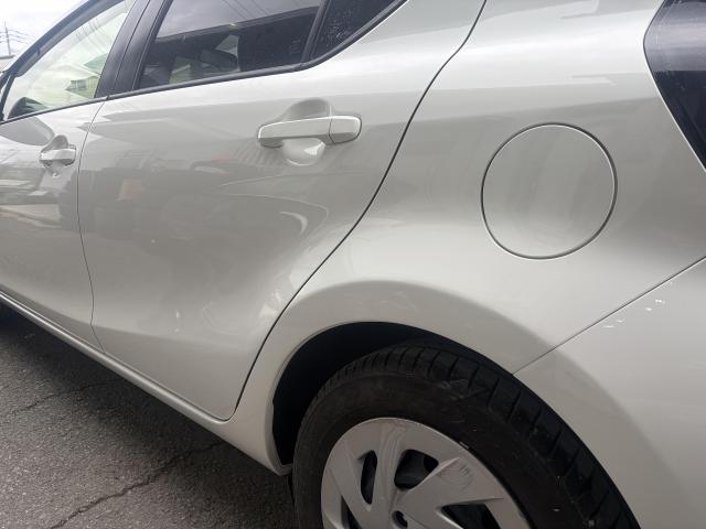 トヨタ　アクア　板金・外装補修　塗装