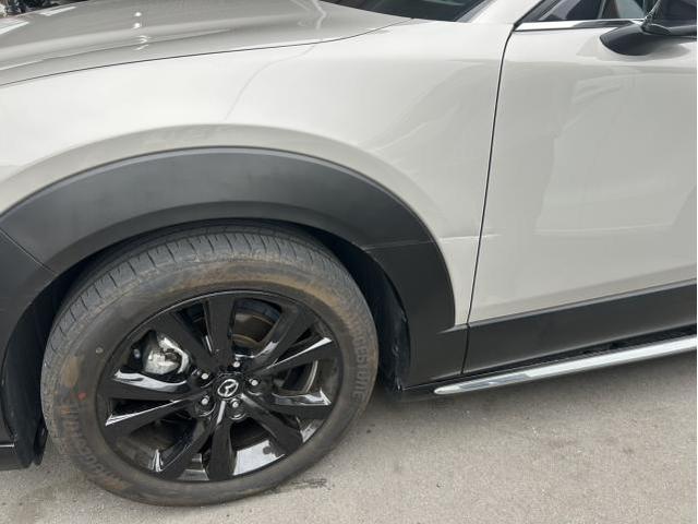 マツダ　ＣＸ－３０　突起物による　キズ、へこみ修理