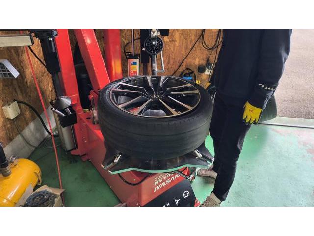 トヨタ　プリウス&alpha;　タイヤ交換　宗像市・福津市・福岡市東区・遠賀町・水巻町・古賀市・新宮町・宮若市・中間市・鞍手町・北九州市、他地域のお客様も大歓迎です！