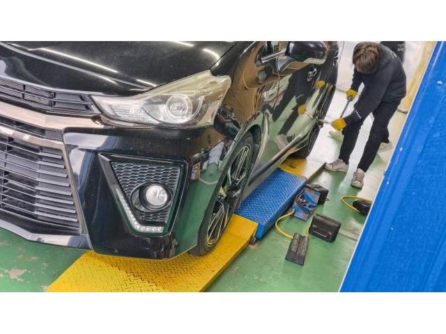 トヨタ　プリウス&alpha;　タイヤ交換　宗像市・福津市・福岡市東区・遠賀町・水巻町・古賀市・新宮町・宮若市・中間市・鞍手町・北九州市、他地域のお客様も大歓迎です！