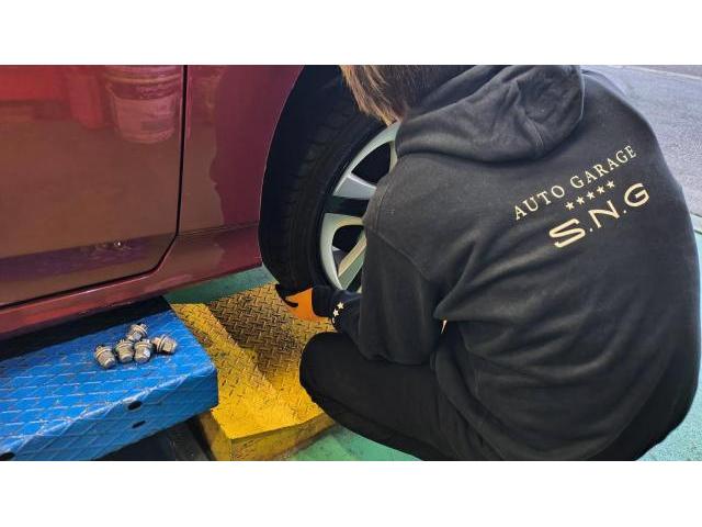 トヨタ　プリウス　パンク&rarr;タイヤ交換　宗像市・福津市・福岡市東区・遠賀町・水巻町・古賀市・新宮町・宮若市・中間市・鞍手町・北九州市、他地域のお客様も大歓迎です！　