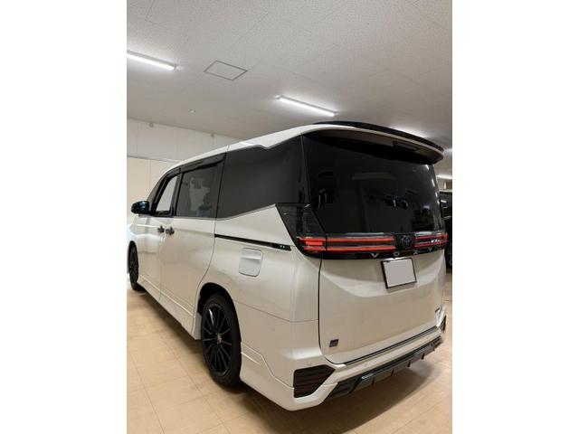 トヨタ ヴォクシー 90系 切替機能付き LED リアゲートスイッチ 増設 LED 取り付け 福岡 太宰府市 筑紫野市 大野城市 春日市 福岡市 小郡市