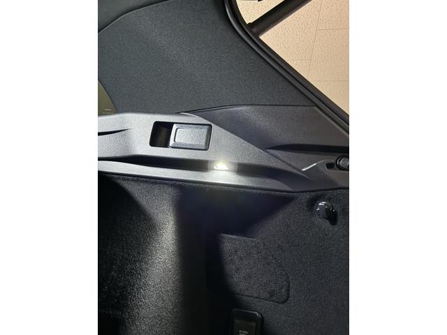 トヨタ クラウン エステート AZSH39W 38W　LED ルームランプ フロント リア2列目 バニティ カーテシ ラゲッジ パノラマルーフ無しホワイト取り付け 福岡 太宰府市 筑紫野市 大野城市 春日市 福岡市 小郡市