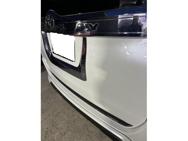 トヨタ　ヴォクシー　板金・外装補修