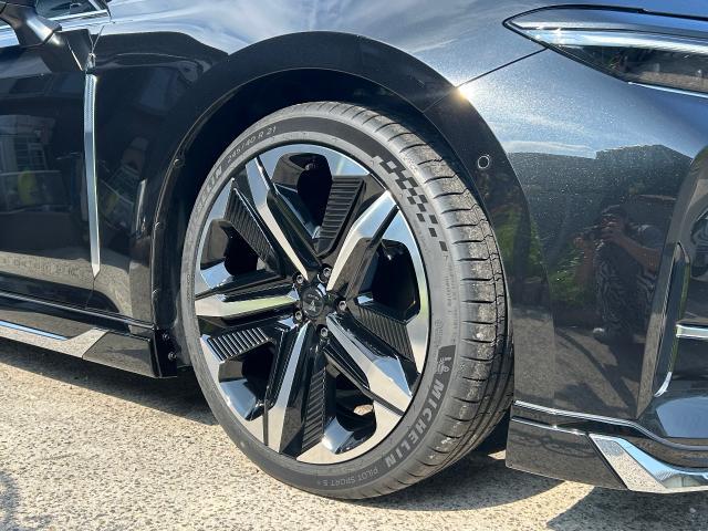 トヨタ　クラウンセダン　外装品・モデリスタエアロパーツ取付･モデリスタホイールに交換