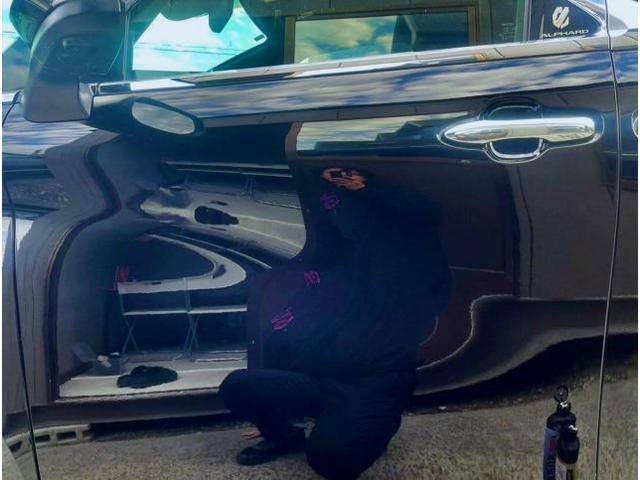トヨタ　アルファードハイブリッド　キズ・へこみ直し