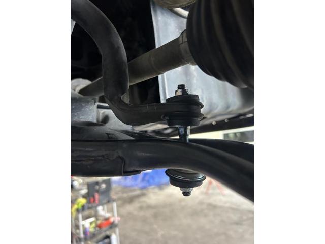 トヨタ　シエンタ　１５００Ｘ　サスペンション・足回り修理・整備 　スタビブッシュから異音　スタビブッシュ　ラックブーツ　ラックエンド　タイロットエンド　交換　佐賀県　三養基郡　みやき町　みやき