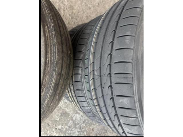 トヨタ　カローラツーリング　ハイブリッドW×B　バースト　走行不可　レッカー搬送　タイヤ　交換　バランス調整　佐賀県　三養基郡　みやき町　みやき