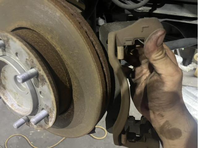 トヨタ　ハイエースバン　ＤＸ　サスペンション・足回り修理・整備 　走行中に異音　フロント　ハブベアリング　交換　佐賀県　三養基郡　みやき町　みやき