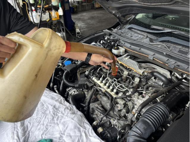 マツダ　アクセラスポーツ　ＸＤ　ガソリン車用(オイル交換)　メンテナンス　エンジンオイル　交換　佐賀県　三養基郡　みやき町　みやき