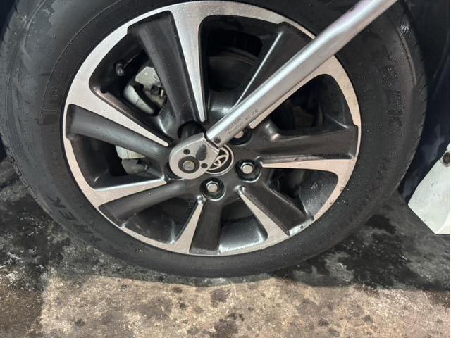 トヨタ　ヴォクシー　ＺＳ　サスペンション・足回り修理・整備　異音　振動　ブーツ破れ　グリス漏れ　スタビライザーリンクロッド　交換　佐賀県　三養基郡　みやき町　みやき