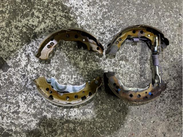 ダイハツ　ハイゼットカーゴ　サスペンション・足回り修理・整備　異音　ブレーキパッド　ブレーキシュー　ハブベアリング　交換　佐賀県　三養基郡　みやき町　みやき