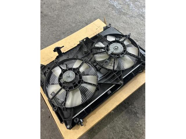 トヨタ　ヴォクシー　ＺＳ　電装系修理　ラジエーター　コンデンサー　クーラント　交換　佐賀県　三養基郡　みやき町　みやき