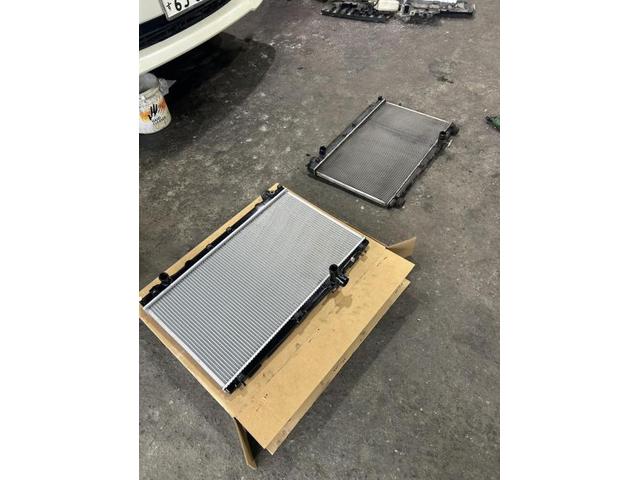 トヨタ　ヴォクシー　ＺＳ　電装系修理　ラジエーター　コンデンサー　クーラント　交換　佐賀県　三養基郡　みやき町　みやき