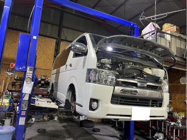 トヨタ　ハイエースバン　スーパーGL　50TH　ANINIVERSARY　LIMIT　車検 　法定点検　分解整備　メンテナンス　エンジンオイル　オイルエレメント　フューエルエレメント　バッテリー　交換　佐賀県　三養基郡　みやき町　みやき