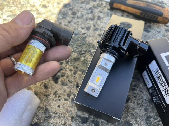 トヨタ　ヴェルファイア　2.4Z　メンテナンス・日常点検　フォグランプ　不点灯　フォグランプLEDバルブ　交換　佐賀県　三養基郡　みやき町　みやき