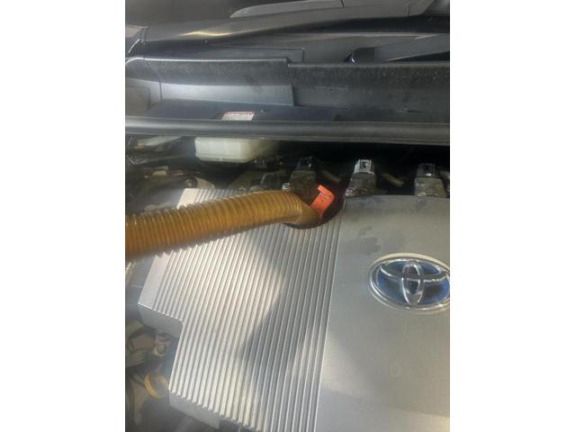 トヨタ プリウス S 法定点検 12ヵ月点検 メンテナンス リース車 エンジンオイル オイルエレメント ラジエーターキャップ エアーエレメント エアコンフィルター 交換 佐賀県 三養基郡 みやき町 みやき