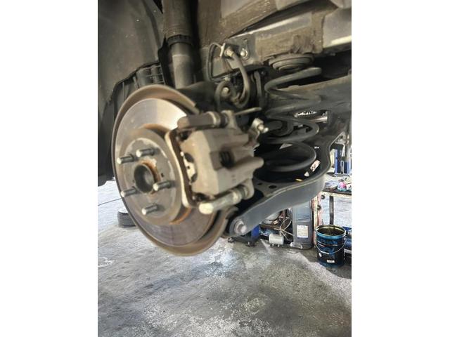 トヨタ プリウス S 法定点検 12ヵ月点検 メンテナンス リース車 エンジンオイル オイルエレメント ラジエーターキャップ エアーエレメント エアコンフィルター 交換 佐賀県 三養基郡 みやき町 みやき