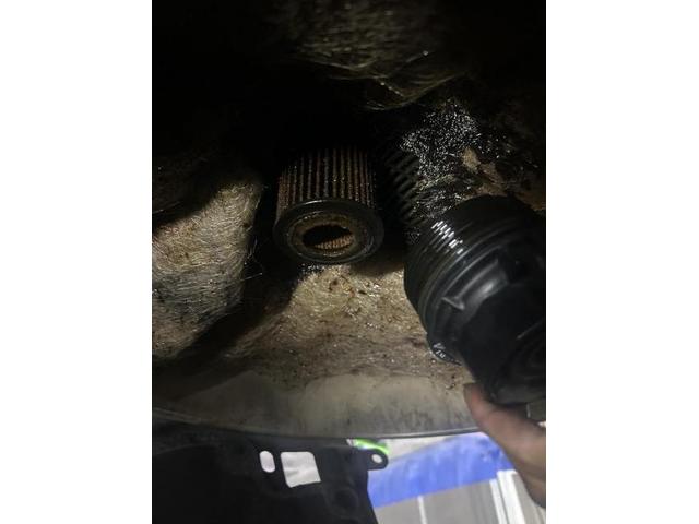 トヨタ プリウスα S 車販売前整備 車検 法定点検 分解整備 メンテナンス エンジンオイル オイルエレメント 交換 佐賀県 三養基郡 みやき町 みやき