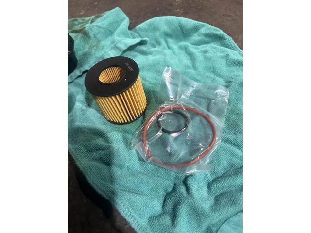 トヨタ プリウスα S 車販売前整備 車検 法定点検 分解整備 メンテナンス エンジンオイル オイルエレメント 交換 佐賀県 三養基郡 みやき町 みやき