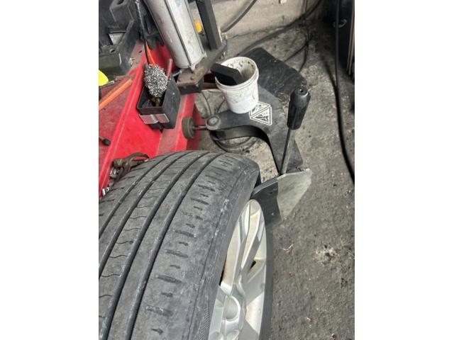 三菱　デリカＤ：５　ガソリン車用(オイル交換)　メンテナンス　エンジンオイル　オイルエレメント　タイヤ　交換　バランス調整　佐賀県　三養基郡　みやき町　みやき