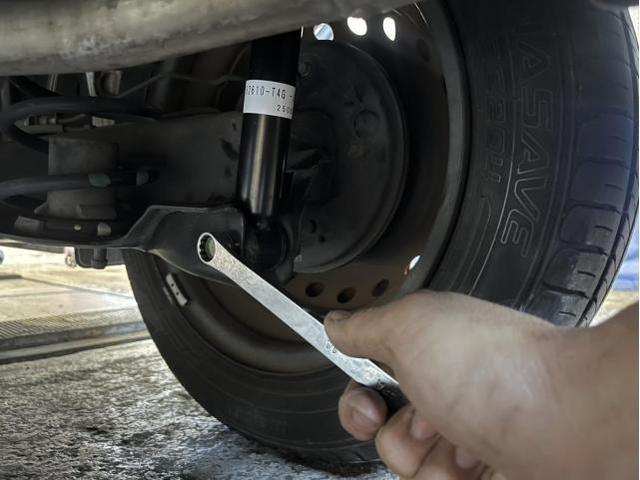 ホンダ　Ｎ－ＯＮＥ　GLパッケージ　サスペンション・足回り修理・整備　リアショックアブソーバー　オイル漏れ　交換　佐賀県　三養基郡　みやき町　みやき