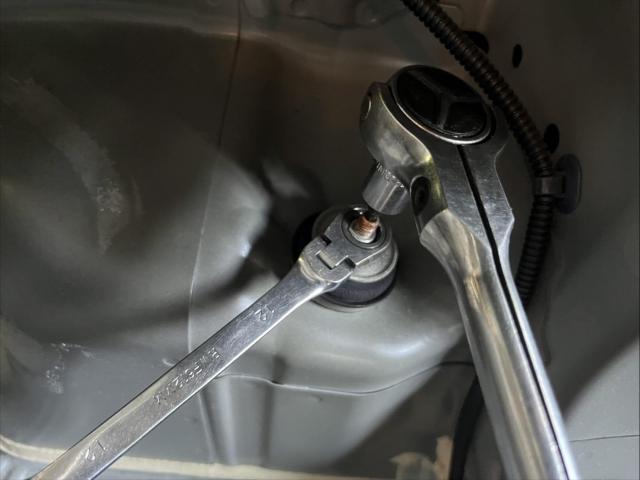 ホンダ　Ｎ－ＯＮＥ　GLパッケージ　サスペンション・足回り修理・整備　リアショックアブソーバー　オイル漏れ　交換　佐賀県　三養基郡　みやき町　みやき