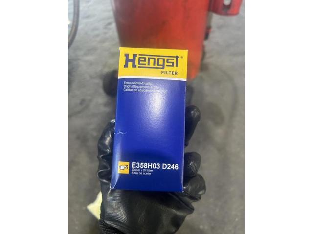 アウディ　Ａ４アバント　2.0TFSIスポーツ　ガソリン車用(オイル交換)　メンテナンス　エンジンオイル　オイルエレメント　交換　佐賀県　三養基郡　みやき町　みやき