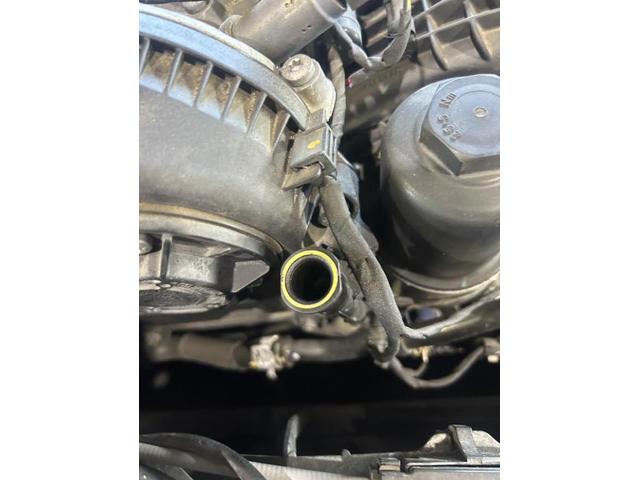 アウディ　Ａ４アバント　2.0TFSIスポーツ　ガソリン車用(オイル交換)　メンテナンス　エンジンオイル　オイルエレメント　交換　佐賀県　三養基郡　みやき町　みやき