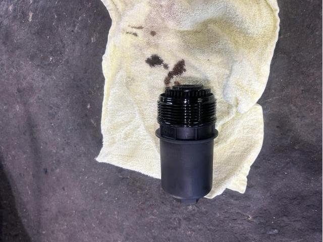 アウディ　Ａ４アバント　2.0TFSIスポーツ　ガソリン車用(オイル交換)　メンテナンス　エンジンオイル　オイルエレメント　交換　佐賀県　三養基郡　みやき町　みやき