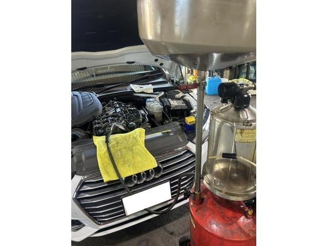 アウディ　Ａ４アバント　2.0TFSIスポーツ　ガソリン車用(オイル交換)　メンテナンス　エンジンオイル　オイルエレメント　交換　佐賀県　三養基郡　みやき町　みやき