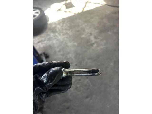 トヨタ　アイシス　プラタナ　車検　法定点検　分解整備　メンテナンス　エンジンオイル　オイルエレメント　ワイパーブレード　ブレーキフルード　タイヤ　交換　バランス調整　佐賀県　三養基郡　みやき町　みやき