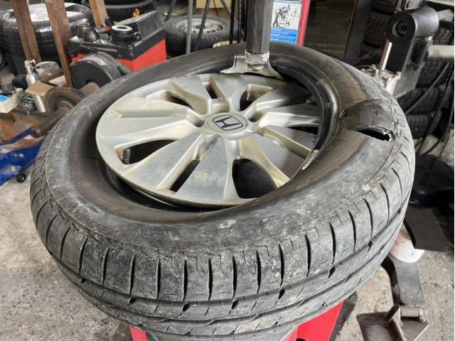 ホンダ　ステップワゴンスパーダ　Z　バースト　走行不可　レッカー　タイヤ　交換　バランス調整　佐賀県　三養基郡　みやき町　みやき