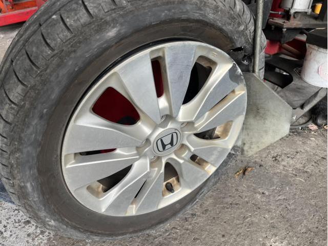 ホンダ　ステップワゴンスパーダ　Z　バースト　走行不可　レッカー　タイヤ　交換　バランス調整　佐賀県　三養基郡　みやき町　みやき