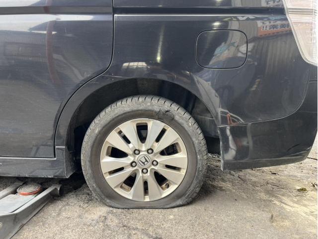 ホンダ　ステップワゴンスパーダ　Z　バースト　走行不可　レッカー　タイヤ　交換　バランス調整　佐賀県　三養基郡　みやき町　みやき