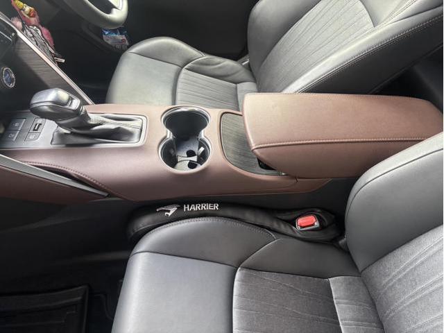 トヨタ　ハリアーハイブリッド　Z　内装補修・修理　センターコンソール　交換　佐賀県　三養基郡　みやき町　みやき