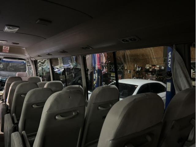 トヨタ　コースター　バス　カーフィルム　リアガラス　全面　IR断熱スモークフィルム10％　施工　佐賀県　三養基郡　みやき町　みやき