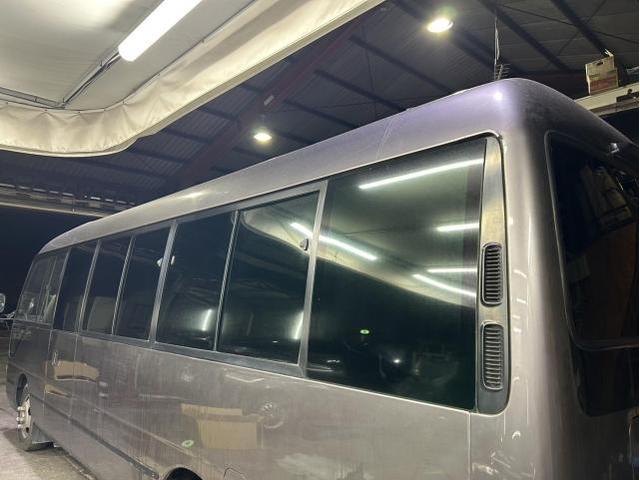 トヨタ　コースター　バス　カーフィルム　リアガラス　全面　IR断熱スモークフィルム10％　施工　佐賀県　三養基郡　みやき町　みやき