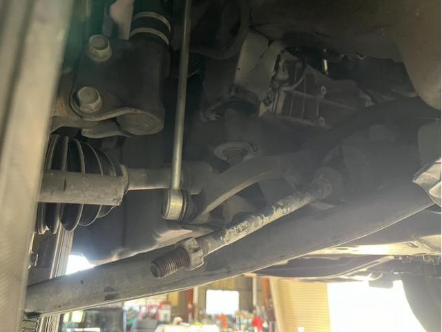 トヨタ　ヴォクシー　ZS　サスペンション・足回り修理・整備　カタカタ　異音　ラックブーツ　破れ　交換　佐賀県　三養基郡　みやき町　みやき
