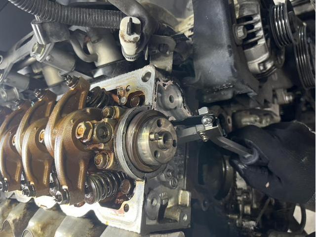 スバル　サンバーバン　VB　エンジン関連修理・整備　ウォーターポンプ付近から　エンジンオイル　漏れ　ウォーターポンプ　ベルト　エンジンオイル　交換　佐賀県　三養基郡　みやき町　みやき