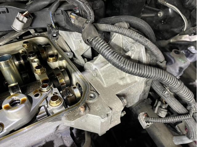 トヨタ　ヴォクシー　XCパッケージ　エンジン関連修理・整備　エンジンチェックランプ点灯　コンティニュアスリバリアブルバルブリフトコントローラー　交換　佐賀県　三養基郡　みやき町　みやき