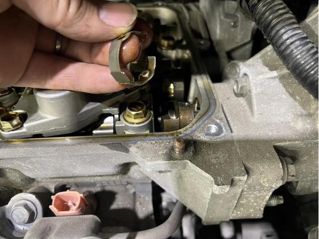 トヨタ　ヴォクシー　XCパッケージ　エンジン関連修理・整備　エンジンチェックランプ点灯　コンティニュアスリバリアブルバルブリフトコントローラー　交換　佐賀県　三養基郡　みやき町　みやき