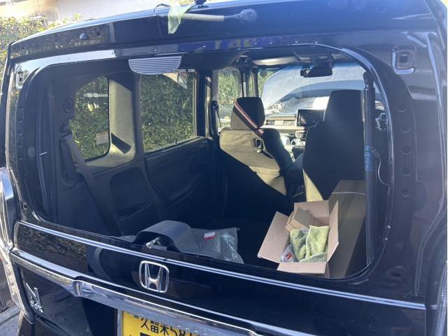 ホンダ　Ｎ－ＢＯＸ　板金塗装後　リアガラス　取付　佐賀県　三養基郡　みやき町　みやき