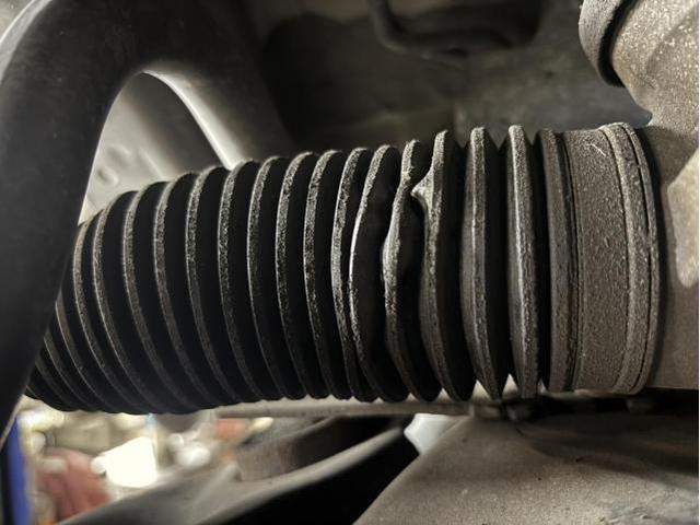 日産　エクストレイル　サスペンション・足回り修理・整備　メンテナンス　ステアリングラックブーツ　破れ　左右　保証　交換　佐賀県　三養基郡　みやき町　みやき