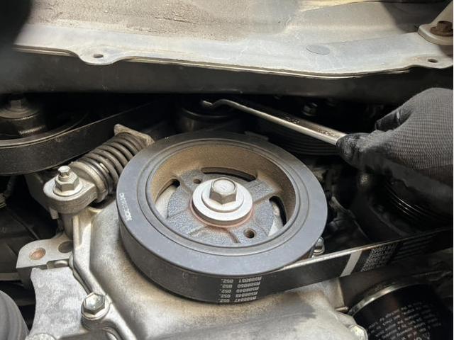 トヨタ　エスティマ　アエラス　車検　法定点検　分解整備　メンテナンス　エンジンオイル　オイルエレメント　オルタネーターベルト　交換　佐賀県　三養基郡　みやき町　みやき