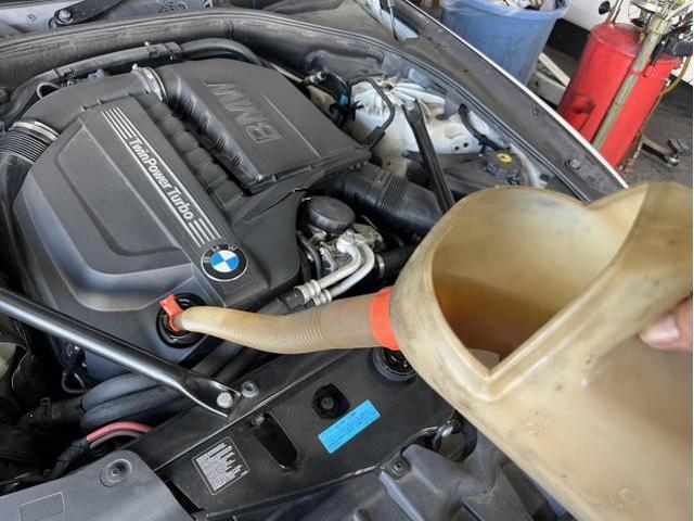 ＢＭＷ　６シリーズ　640iグランクーペ　ガソリン車用(オイル交換)　メンテナンス　エンジンオイル　交換　佐賀県　三養基郡　みやき町　みやき