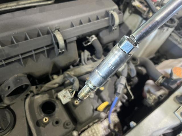 ダイハツ　ミライース　D　エンジン関連修理・整備　エンジン不調　スパークプラグ　交換　スロットルボディ洗浄　佐賀県　三養基郡　みやき町　みやき