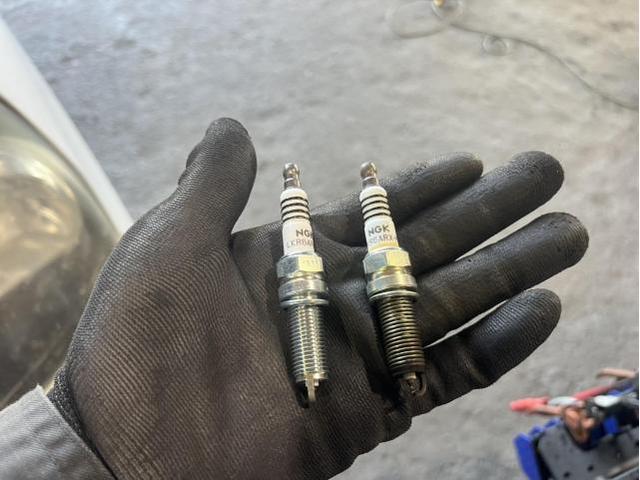 ダイハツ　ミライース　D　エンジン関連修理・整備　エンジン不調　スパークプラグ　交換　スロットルボディ洗浄　佐賀県　三養基郡　みやき町　みやき