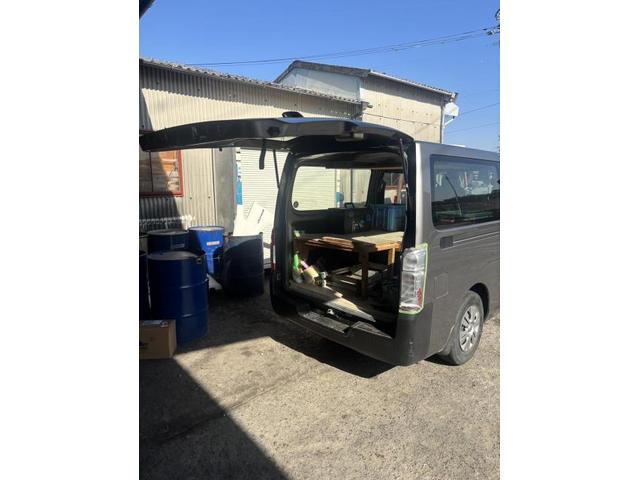 日産　キャラバン　ライト・ウィンカー類修理・整備　テールレンズ　割れ　交換　佐賀県　三養基郡　みやき町　みやき